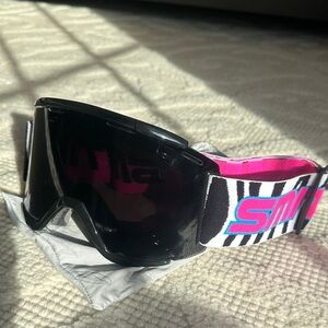 SMITH Ski Snow Black and Pink Women's Goggles